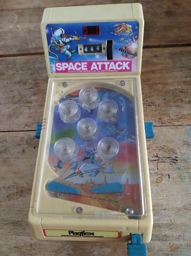 Space attack pinball machine - space,