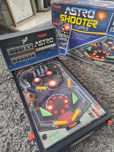 Vintage 1983 tomy - vintage,